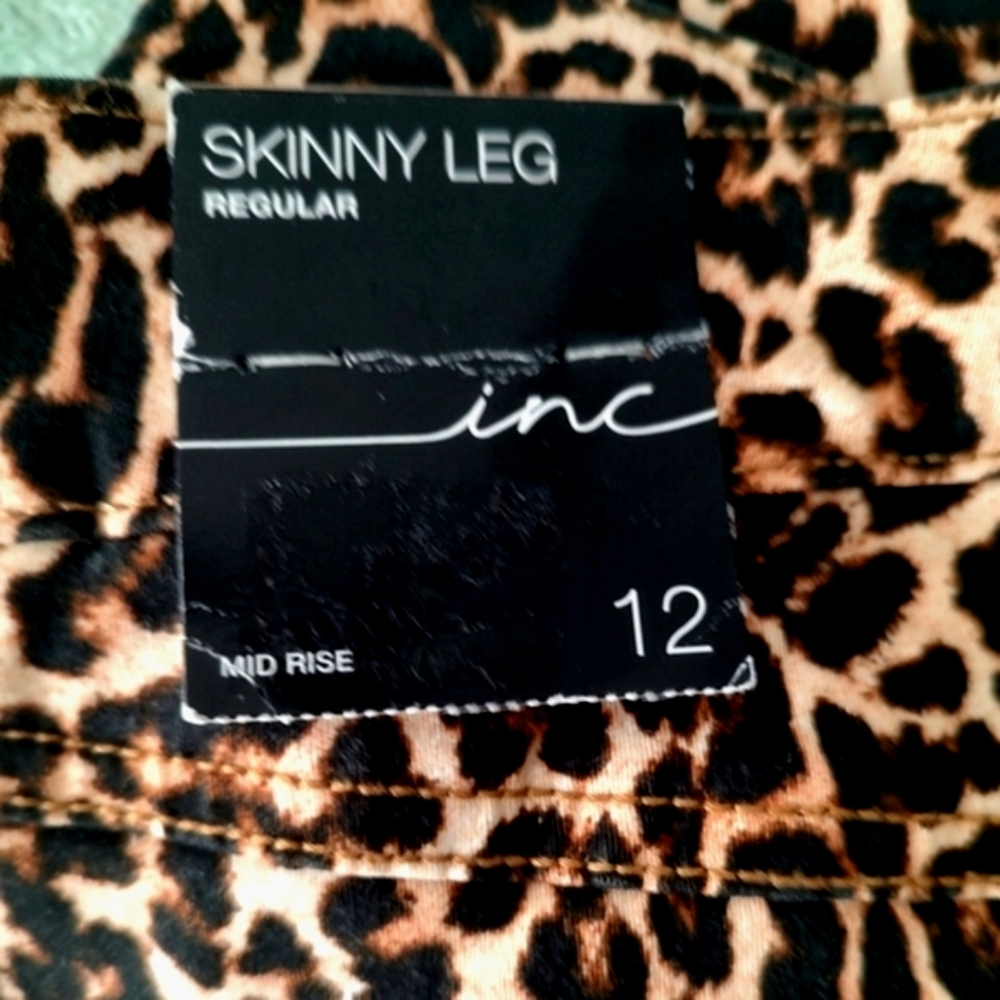 INC Regular Skinny Leg Leopard Women's Pants - Picture 10 of 10